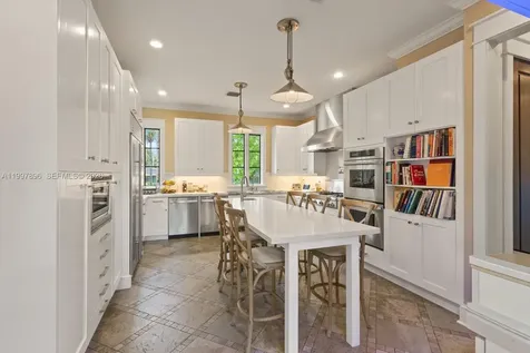 685 Harbor Lane Key Biscayne FL 33149