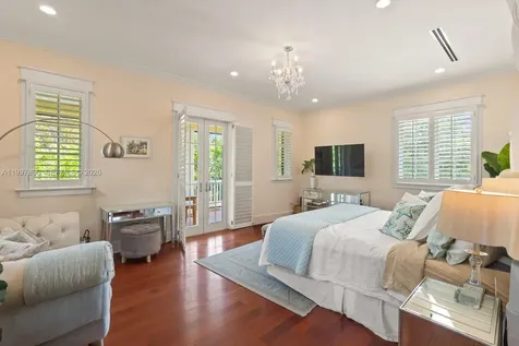 685 Harbor Lane Key Biscayne FL 33149