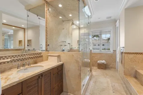 685 Harbor Lane Key Biscayne FL 33149