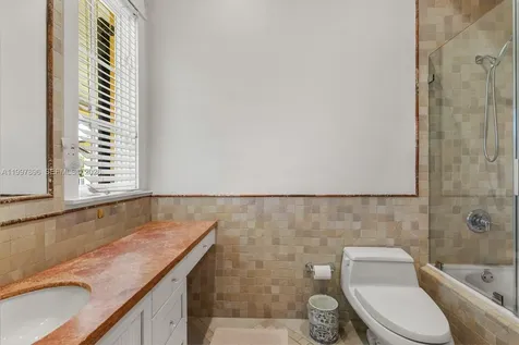 685 Harbor Lane Key Biscayne FL 33149