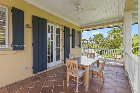 685 Harbor Lane Key Biscayne FL 33149