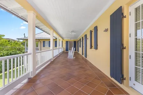 685 Harbor Lane Key Biscayne FL 33149