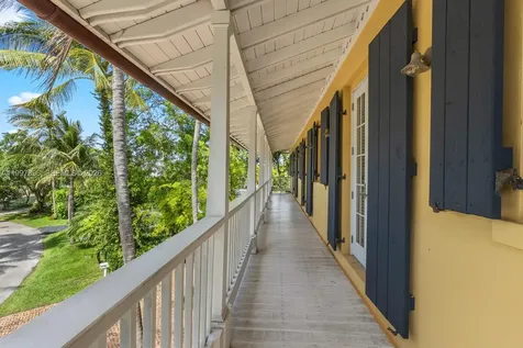 685 Harbor Lane Key Biscayne FL 33149