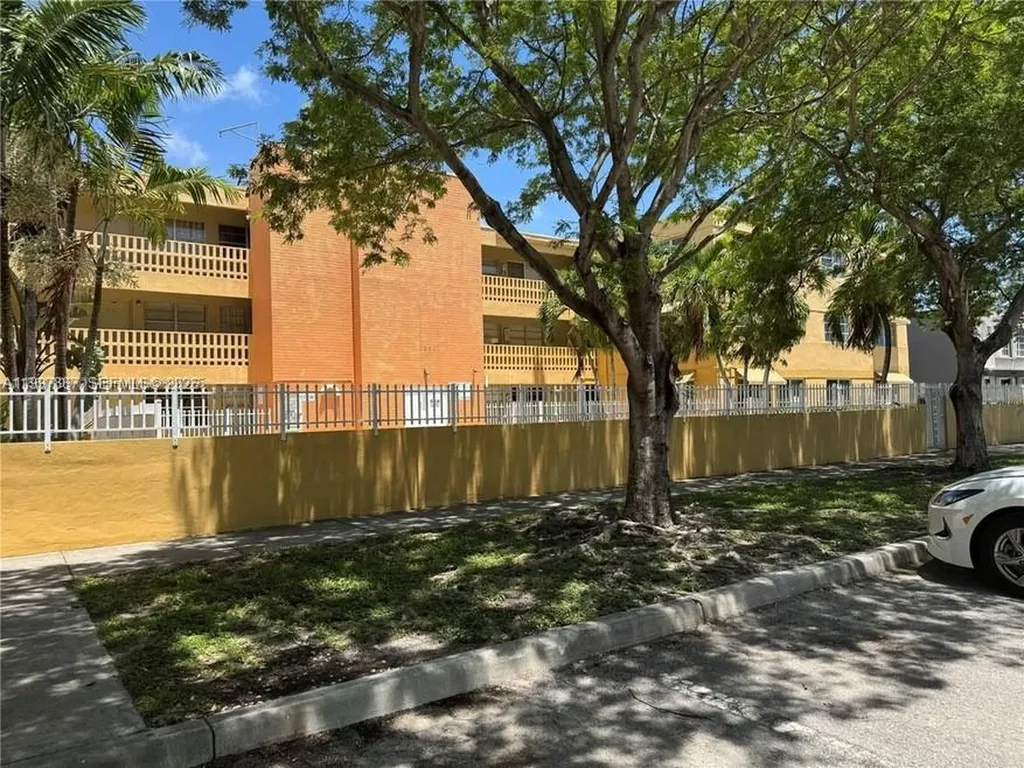 1821 NE 168th Street North Miami Beach FL 33162