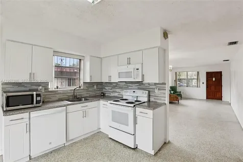 4756 SW 7th Street Miami FL 33134