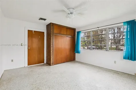 4756 SW 7th Street Miami FL 33134