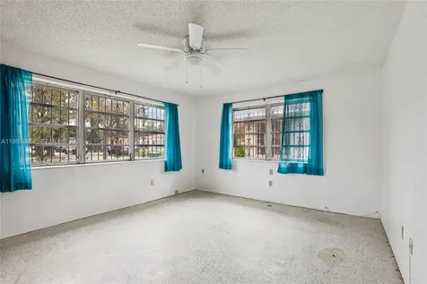 4756 SW 7th Street Miami FL 33134
