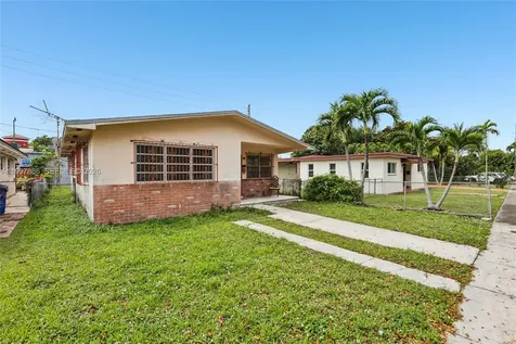 4756 SW 7th Street Miami FL 33134
