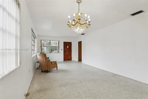 4756 SW 7th Street Miami FL 33134