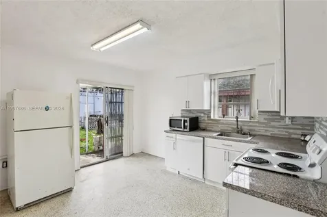 4756 SW 7th Street Miami FL 33134