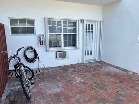 Hallandale Beach FL 33009