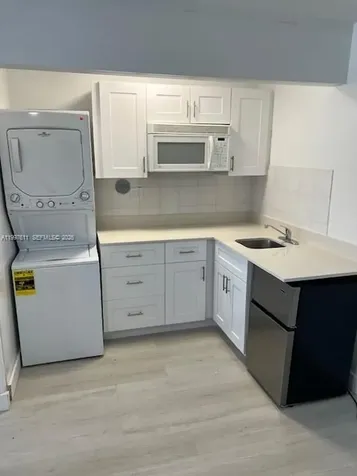 Hallandale Beach FL 33009
