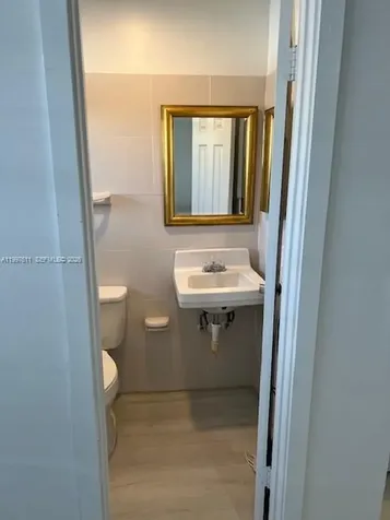 Hallandale Beach FL 33009