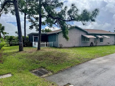 7275 Pine Manor Drive Lake Worth FL 33467