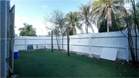 18499 NW 52nd Path Miami Gardens FL 33055