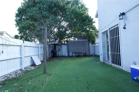18499 NW 52nd Path Miami Gardens FL 33055