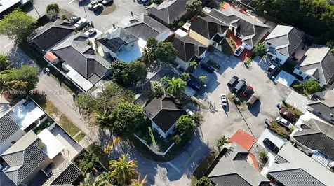 18499 NW 52nd Path Miami Gardens FL 33055