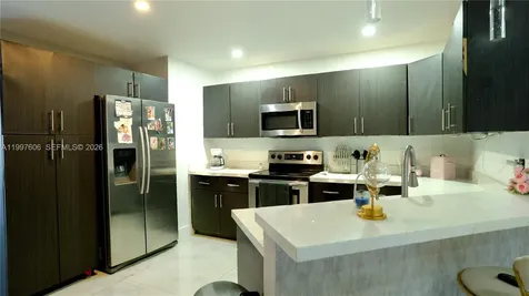 18499 NW 52nd Path Miami Gardens FL 33055