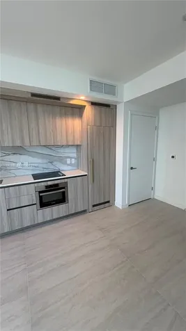 77 SE 5 Miami FL 33131