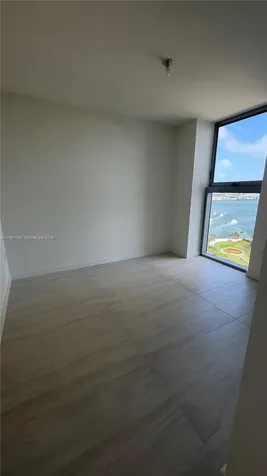 77 SE 5 Miami FL 33131