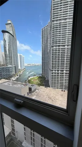 77 SE 5 Miami FL 33131