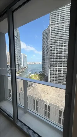 77 SE 5 Miami FL 33131