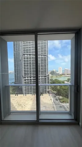 77 SE 5 Miami FL 33131