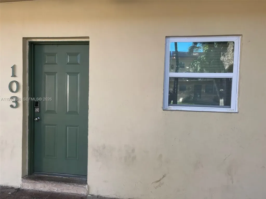 4800 NW 24th Court Lauderdale Lakes FL 33313