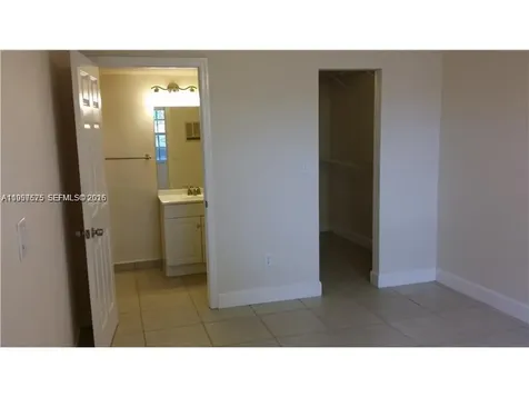 438 NE 210th Circle Terrace Miami FL 33179