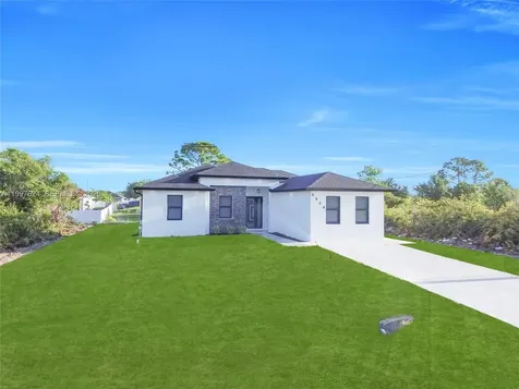 2924 5th Street SW Lehigh Acres FL 33976