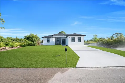 2924 5th Street SW Lehigh Acres FL 33976