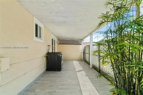 330 W 74th Place Hialeah FL 33014