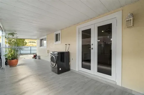 330 W 74th Place Hialeah FL 33014