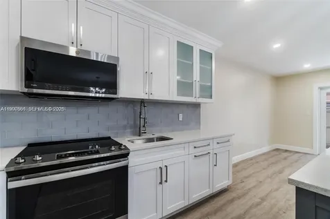 330 W 74th Place Hialeah FL 33014