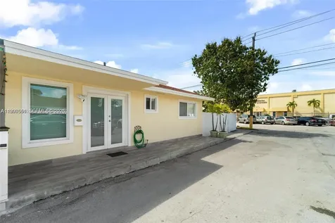 330 W 74th Place Hialeah FL 33014