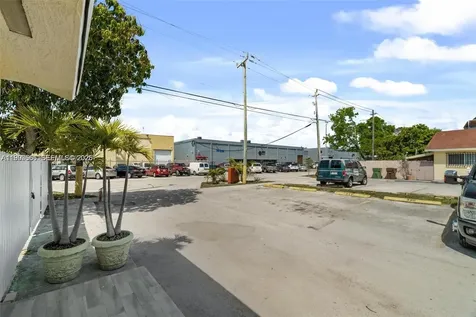 330 W 74th Place Hialeah FL 33014