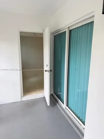 100 Lakeview Drive Weston FL 33326