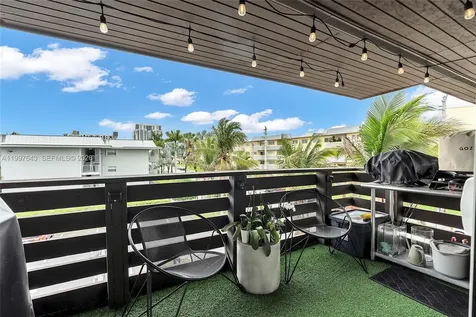 7473 SW 82nd Street Miami FL 33143
