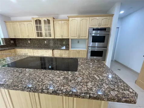 19740 W Saint Andrews Drive Hialeah FL 33015