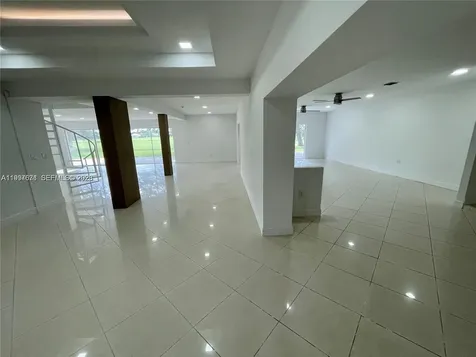19740 W Saint Andrews Drive Hialeah FL 33015