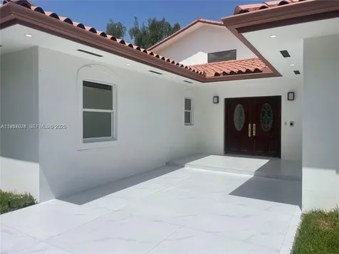 19740 W Saint Andrews Drive Hialeah FL 33015