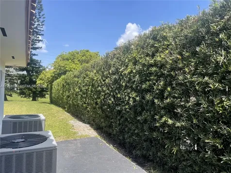 19740 W Saint Andrews Drive Hialeah FL 33015