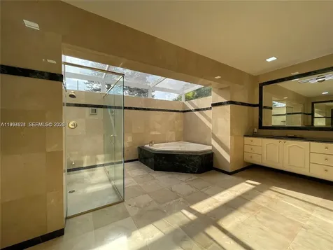 19740 W Saint Andrews Drive Hialeah FL 33015