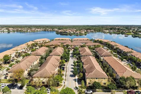 8432 Blue Cove Way Parkland FL 33076