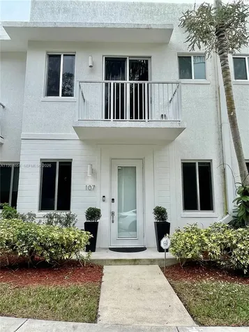 2621 NE 212th Terrace Miami FL 33180
