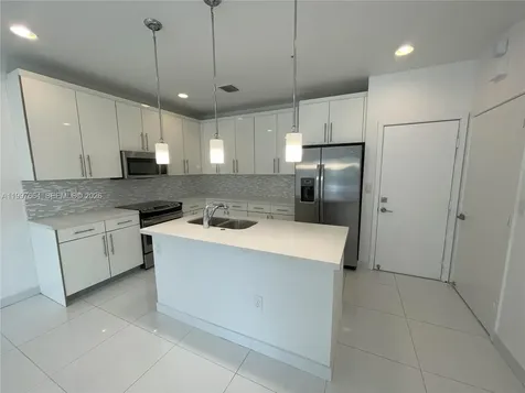 2621 NE 212th Terrace Miami FL 33180