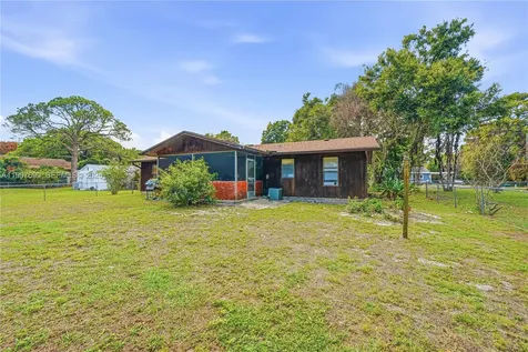 1910 S 34th Street Fort Pierce FL 34947