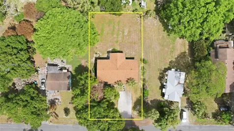 1910 S 34th Street Fort Pierce FL 34947