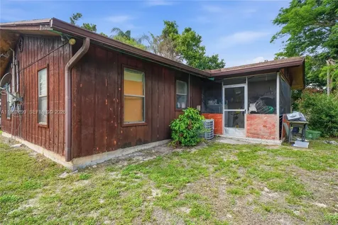 1910 S 34th Street Fort Pierce FL 34947