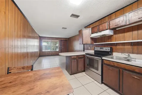 1910 S 34th Street Fort Pierce FL 34947